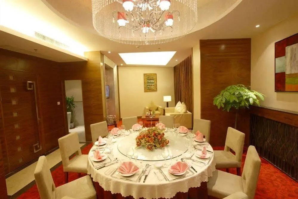 Тяньцзинь: UC by Hyatt West Railway St Hotel
