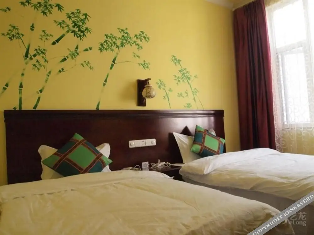 Дали: Dali Wuwei Inn