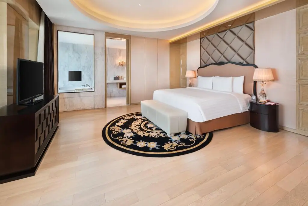Шанхай: Crowne Plaza Shanghai Noah Square by IHG