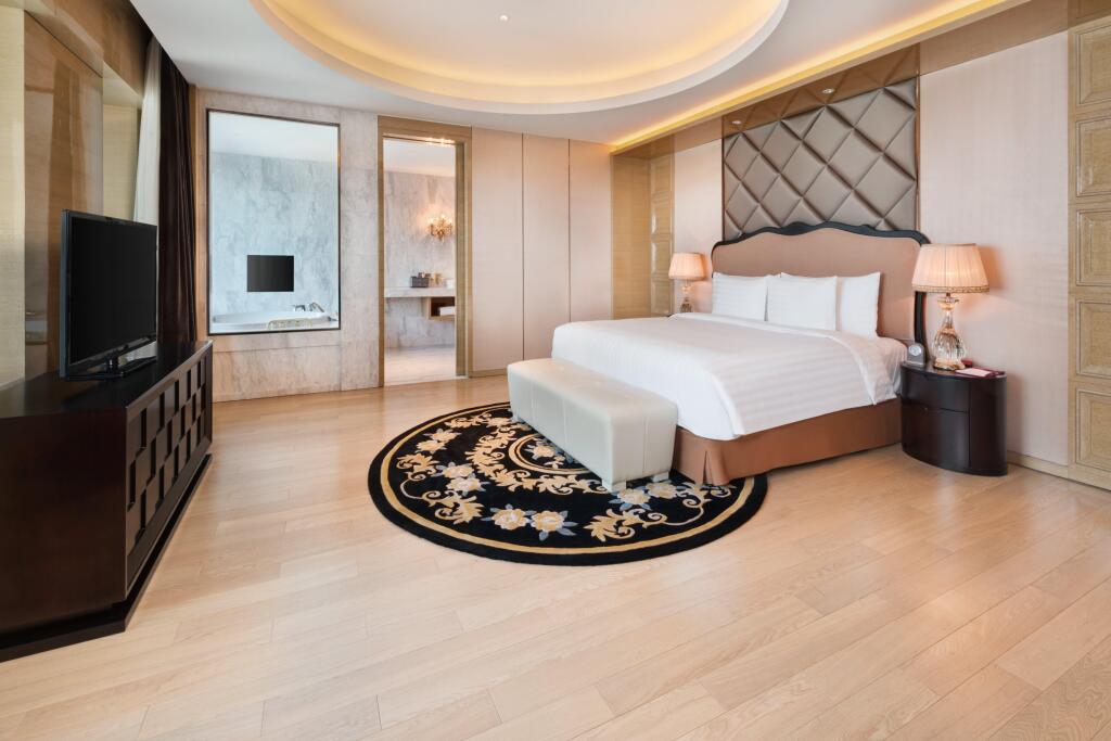 Шанхай: Crowne Plaza Shanghai Noah Square by IHG