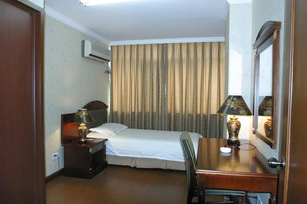 Шанхай: Dongyuan Hotel