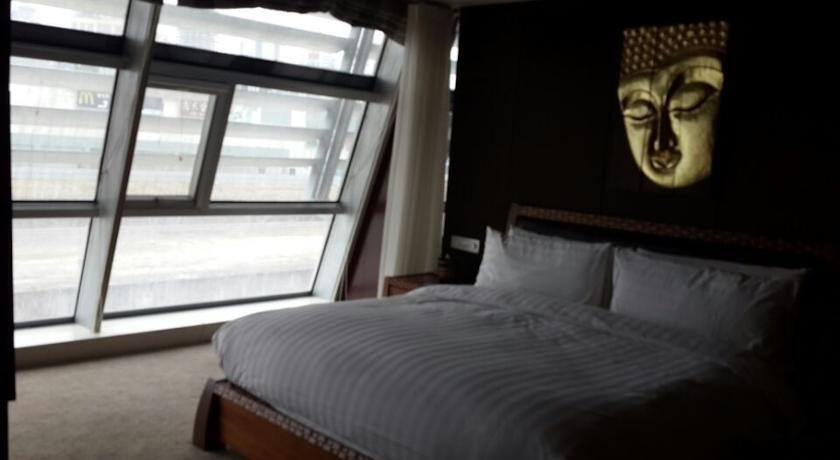 Циндао: Qingdao China Navigation Flying Express Yacht Club Hotel