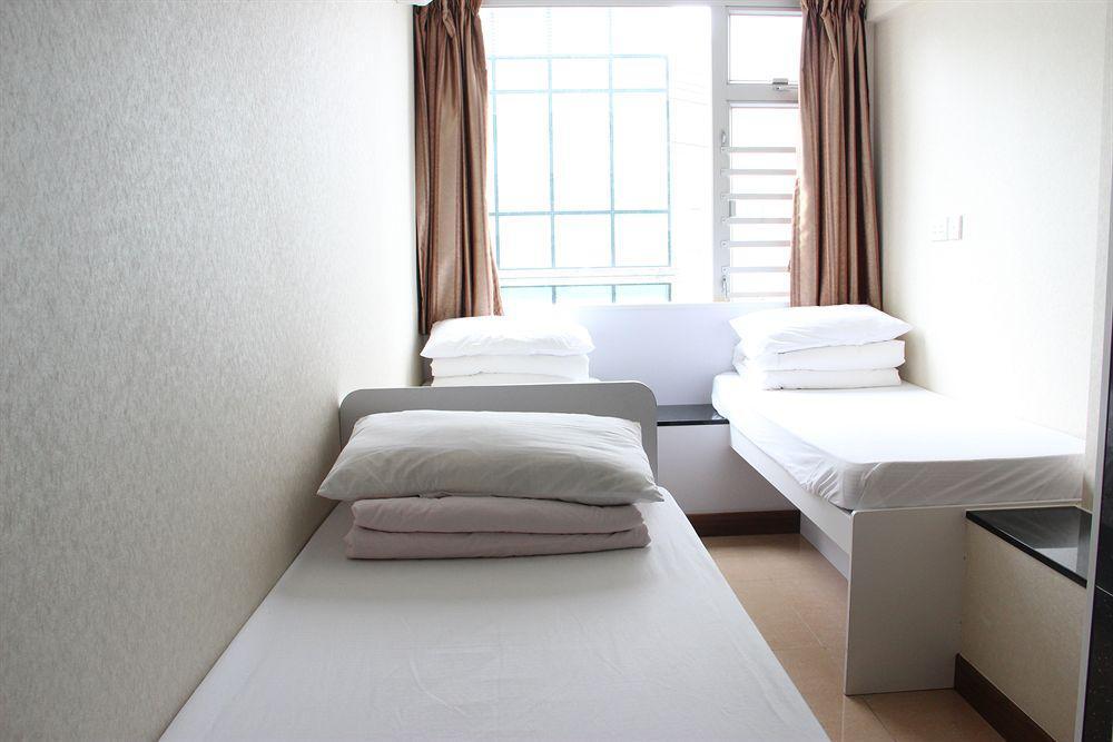 Гонконг: First Guest House