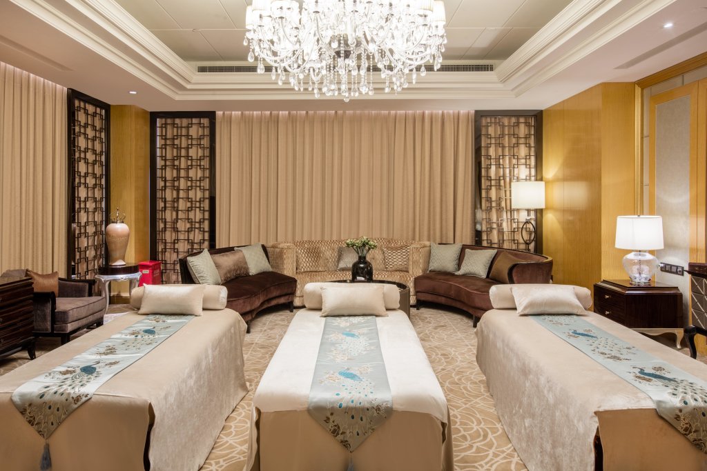 Иу: Expo Center Hotel