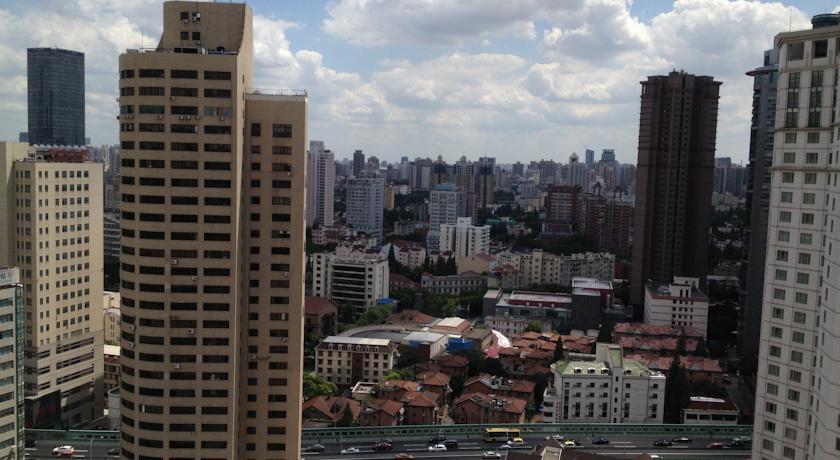 Шанхай: Eagles Nest Flat On Nanjing Road