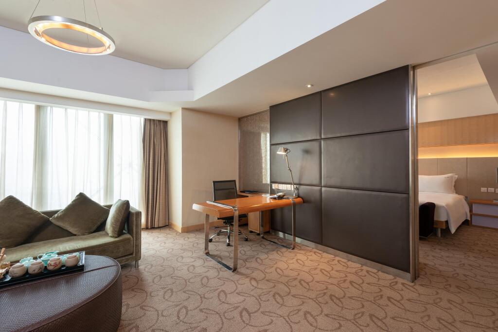 Tianjin Binhai Rezen Hotel — фото 1