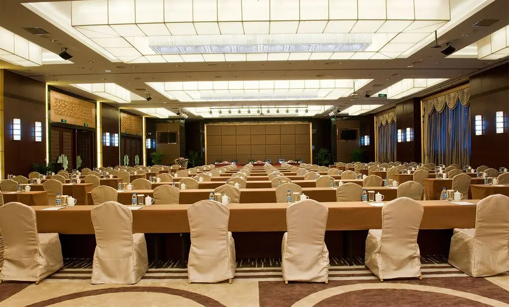 Лайян: Jin Jiang Golden Mountain International Hotel