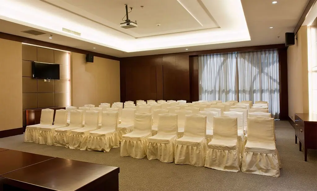 Лайян: Jin Jiang Golden Mountain International Hotel