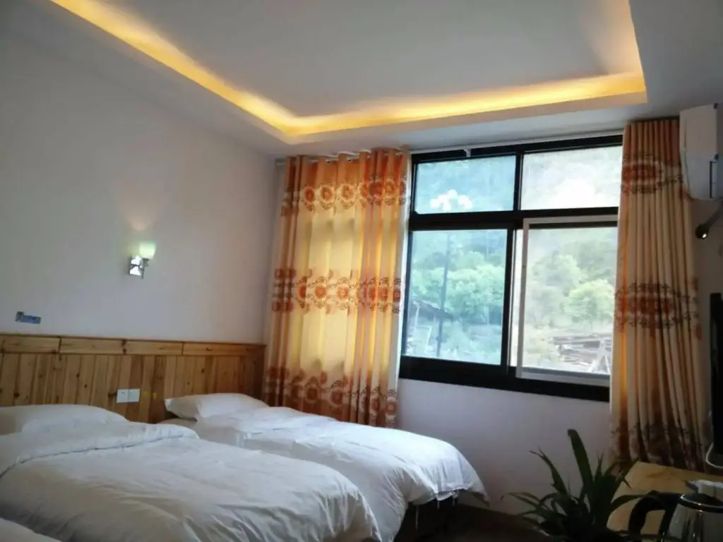 Чжанцзяцзе: Zhangjiajie Longquan Inn