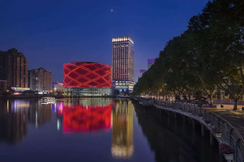 Ухань: Wanda Reign Wuhan