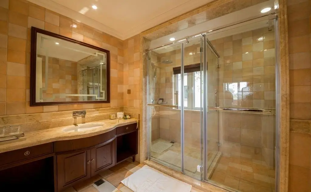 Чжэнчжоу: Enjoy Hot Spring Hotel
