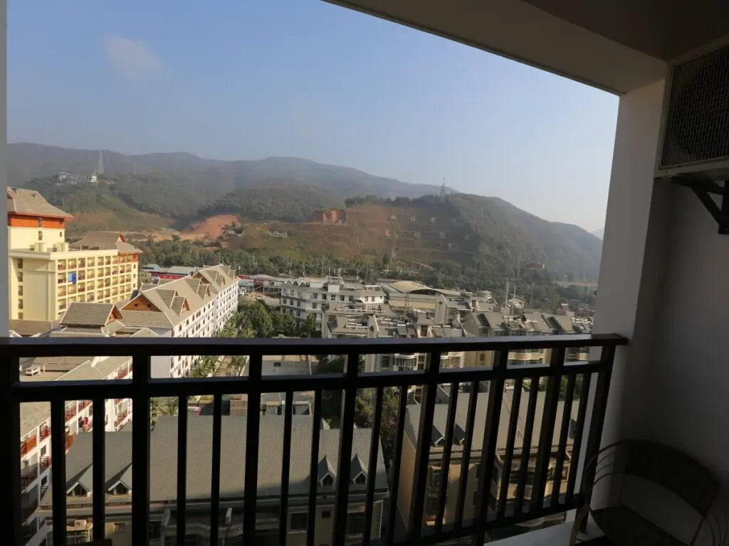 Цзинхун: Nissi Holiday Jinghong