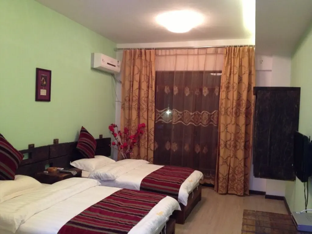 Цзинхун: Nissi Holiday Jinghong