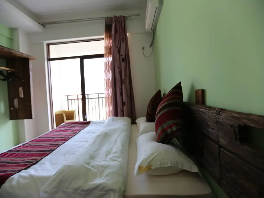 Цзинхун: Nissi Holiday Jinghong