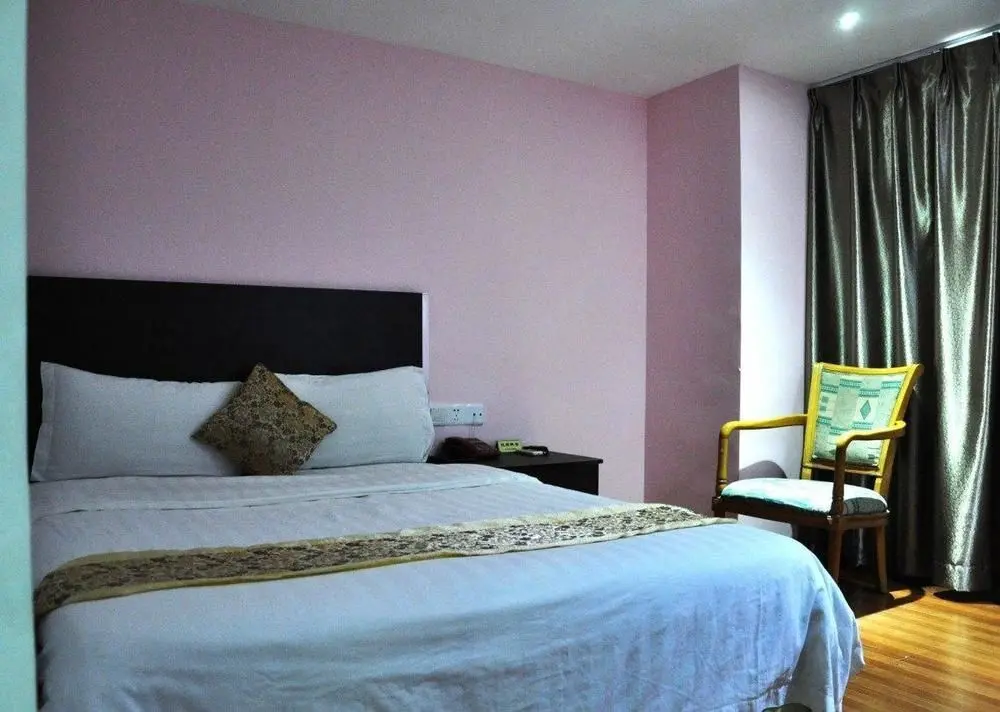 Гуанчжоу: Dragon 168 Hotel (Gangding)