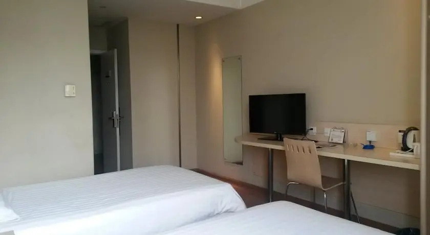 Ухань: Sunny Sky Inn Chain on Baofeng Road