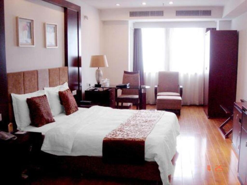 Шанхай: Hengshan Apartment