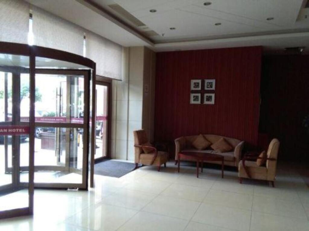Шанхай: Hengshan Apartment