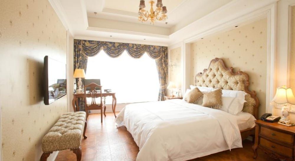Чэнду: Complex International Hotel