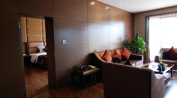 Куньмин: Kunming Sheng Shi Qian He Hotel