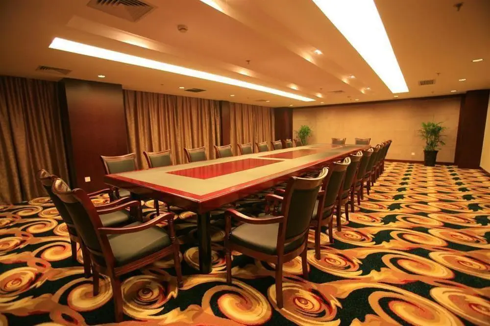 Шанхай: WJ Century Hotel