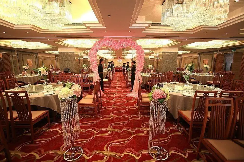 Шанхай: WJ Century Hotel