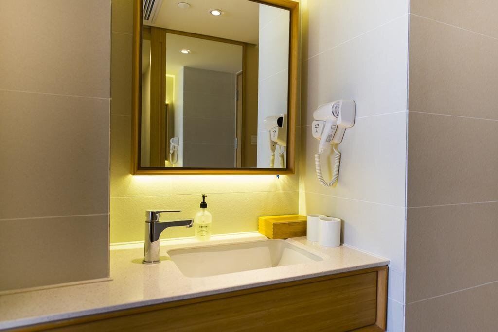 Чжэнчжоу: Ji Hotel Zhengzhou East Railway Station