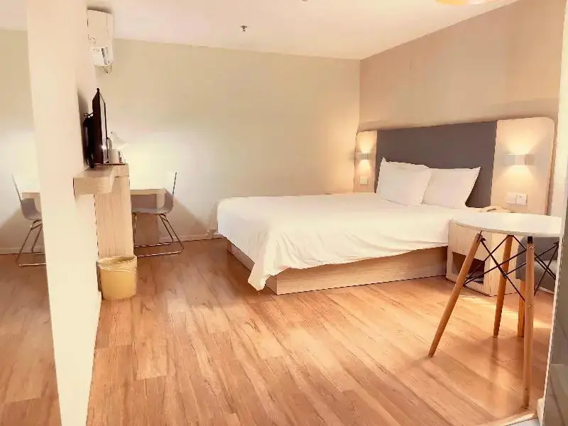 Чжухай: Hanting Hotel Zhuhai Qinglv Zhong Road