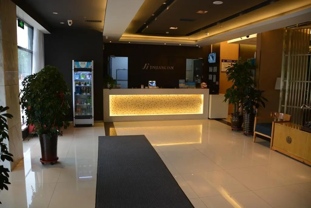Тяньцзинь: Jinjiang Inn Hotel Tianjin Jintang Highway Steel pipe company Light rail station Branch
