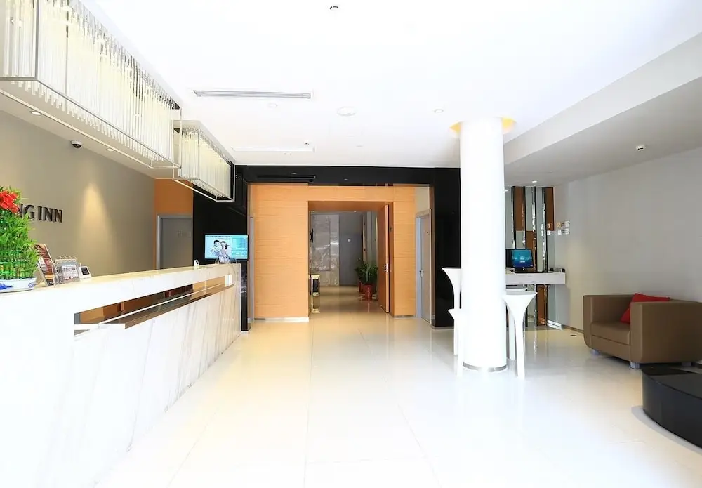 Санья: Jinjiang Inn Sanya International Shopping Center Seaview