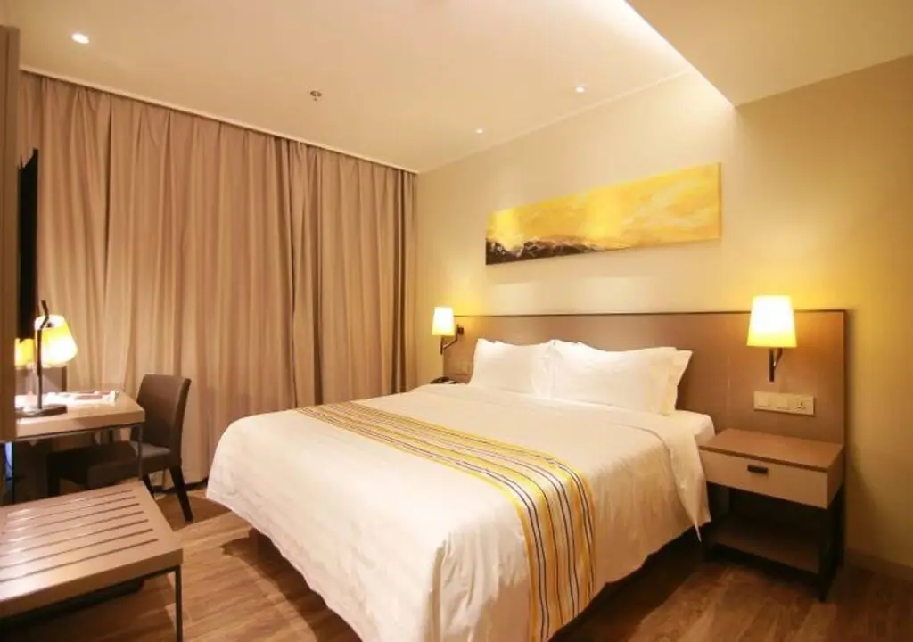 Шанхай: Homeinnplus-Shanghai North the Bund zhoujiazui road Hotel