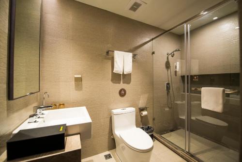 Нанкин: Home Inn Plus Nanjing Longjiang Dinghuaimen