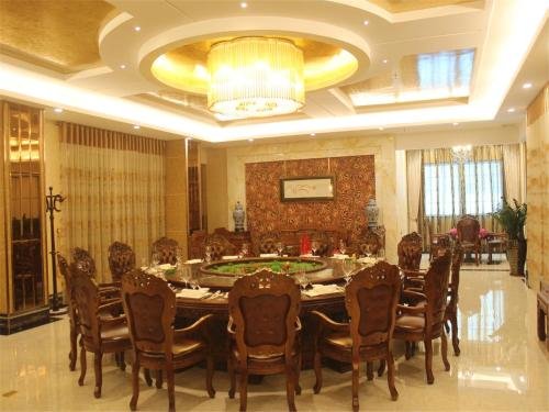Сянфань: Vienna Hotel Xiangyang People's Square