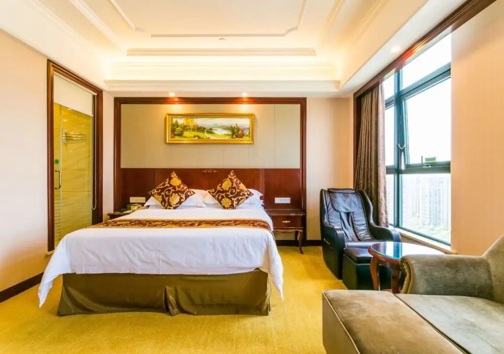 Шанхай: Vienna Shanghai Hongqiao National Convention and E