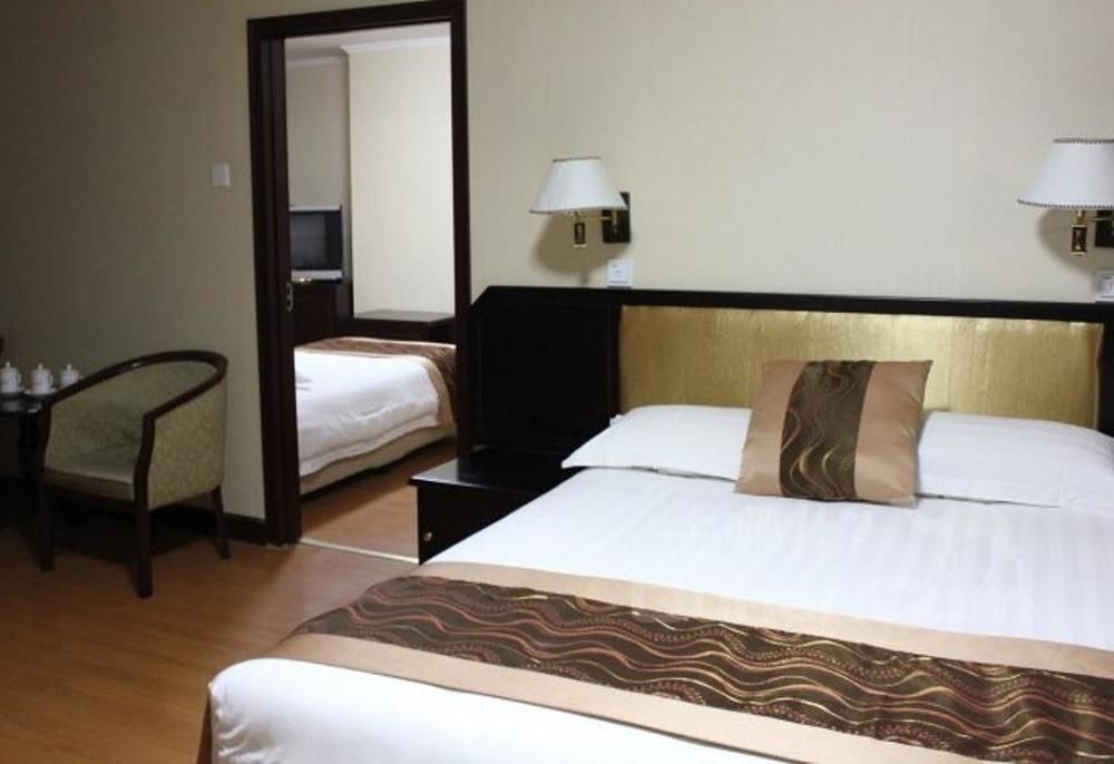 Циндао: Overseas Chinese International Hotel Qingdao