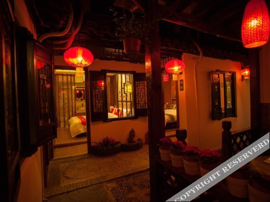 Цзясинь: Xitang Huajian Chunshe Inn