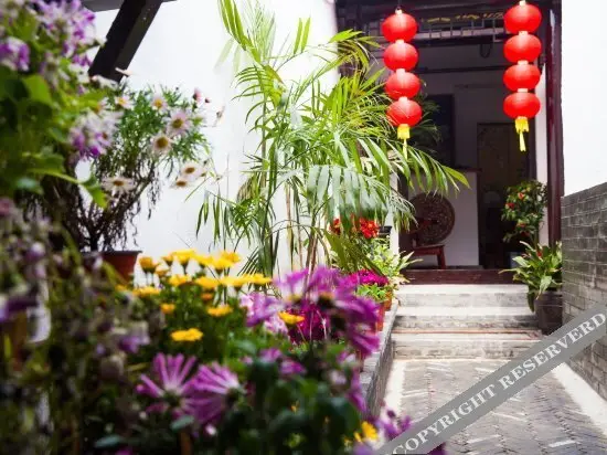 Цзясинь: Xitang Huajian Chunshe Inn