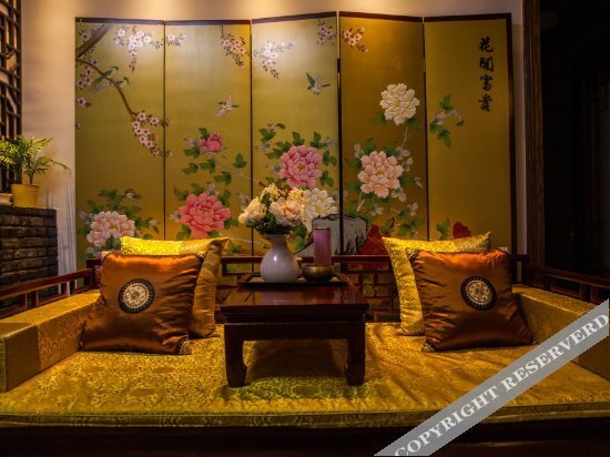 Цзясинь: Xitang Huajian Chunshe Inn