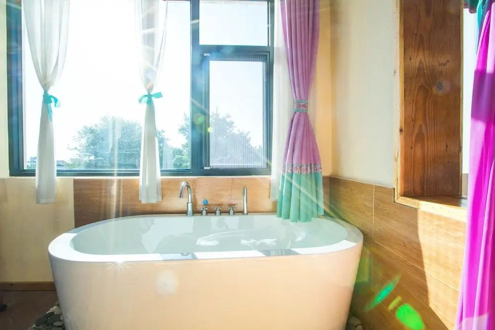 Дали: Dali Libai Holiday Inn