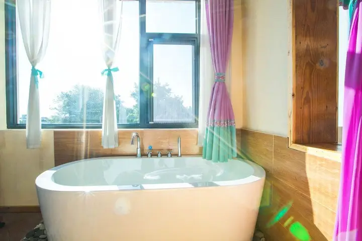 Дали: Dali Libai Holiday Inn