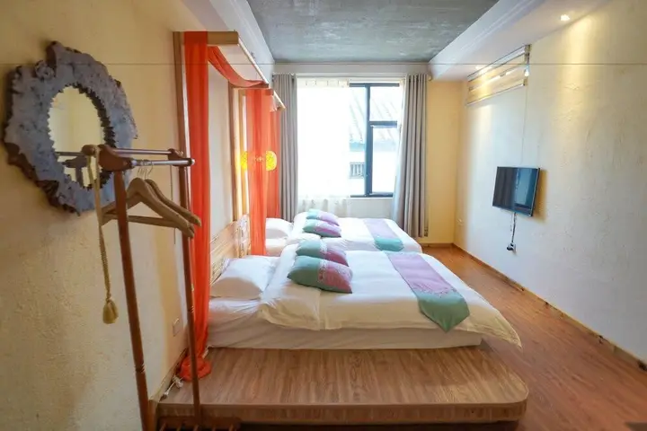 Дали: Dali Libai Holiday Inn