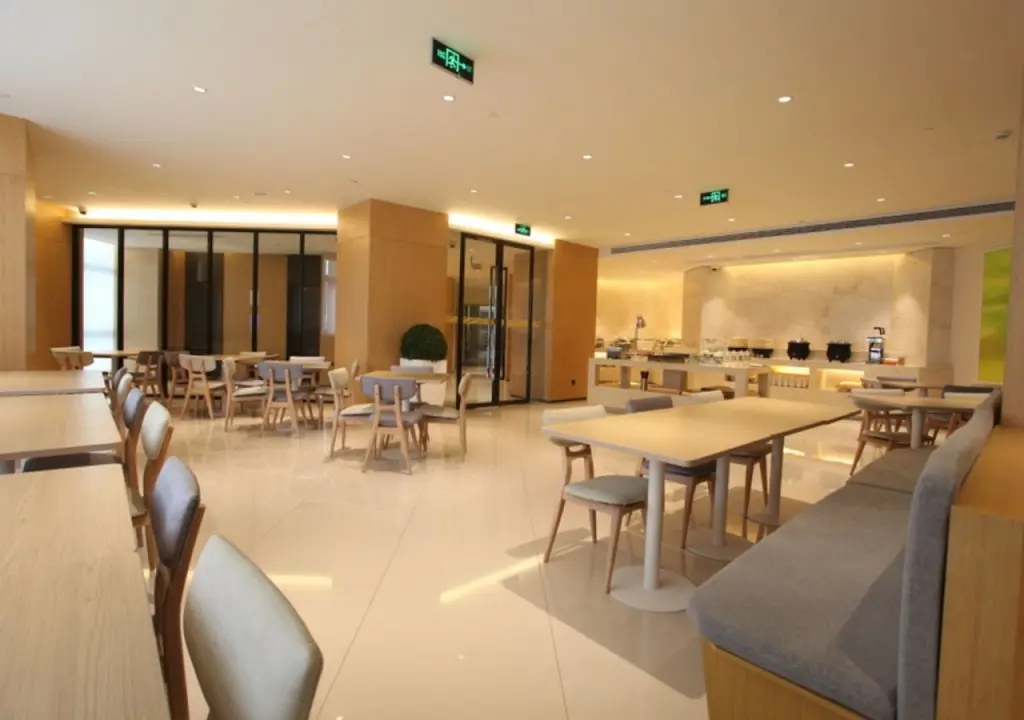 Шанхай: Ji Hotel (Shanghai Kangqiao, Xiuyan Road)