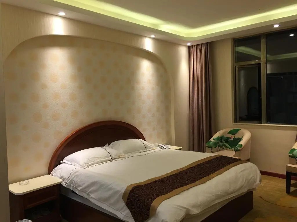 Куньмин: Bai Nian Sheng Shi Hotel
