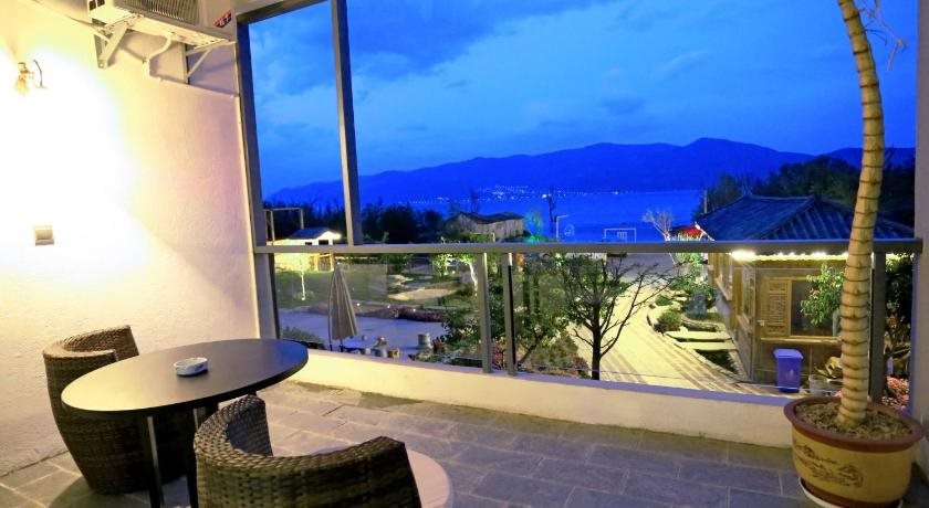 Дали: The Corner Seaview Hotel
