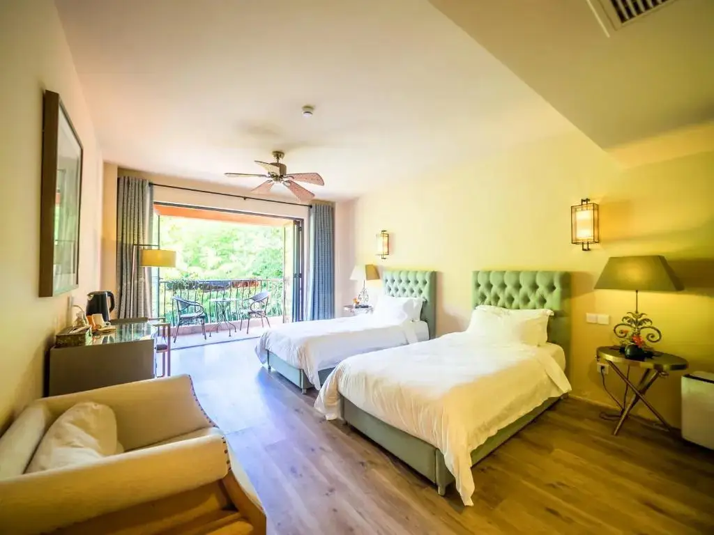 Хучжоу: Arcadia Resorts