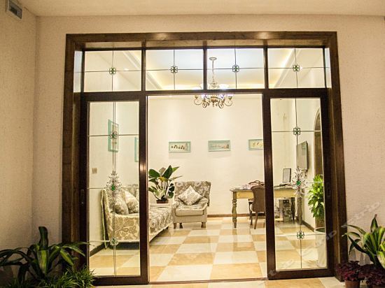 Сянси: Fenghuang YiXuan Boutique Inn