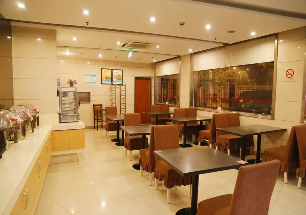 Шанхай: JinJiang Inn Huqingping