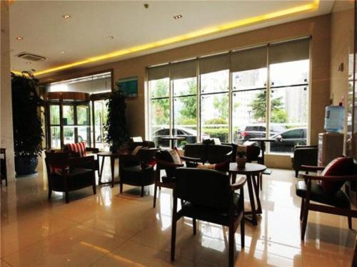 Ляньюньган: Jinjiang Inn Lianyungang High Speed Railway Station Front Square