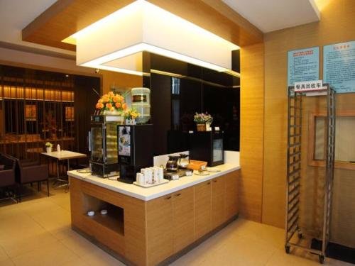 Наньтун: Jinjiang Inn Nantong Jiafang Cheng Qiche Zhan Jiudian