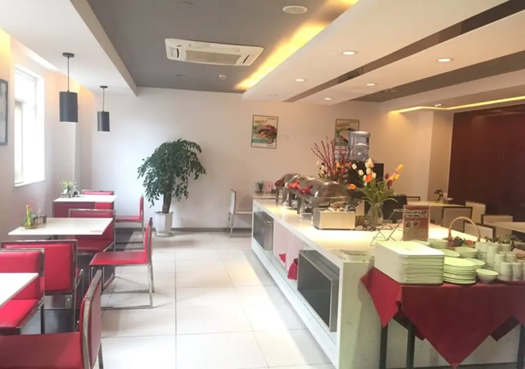Чэнду: Jinjiang Inn Chengdu Chunxi Road Taiguli Hotel